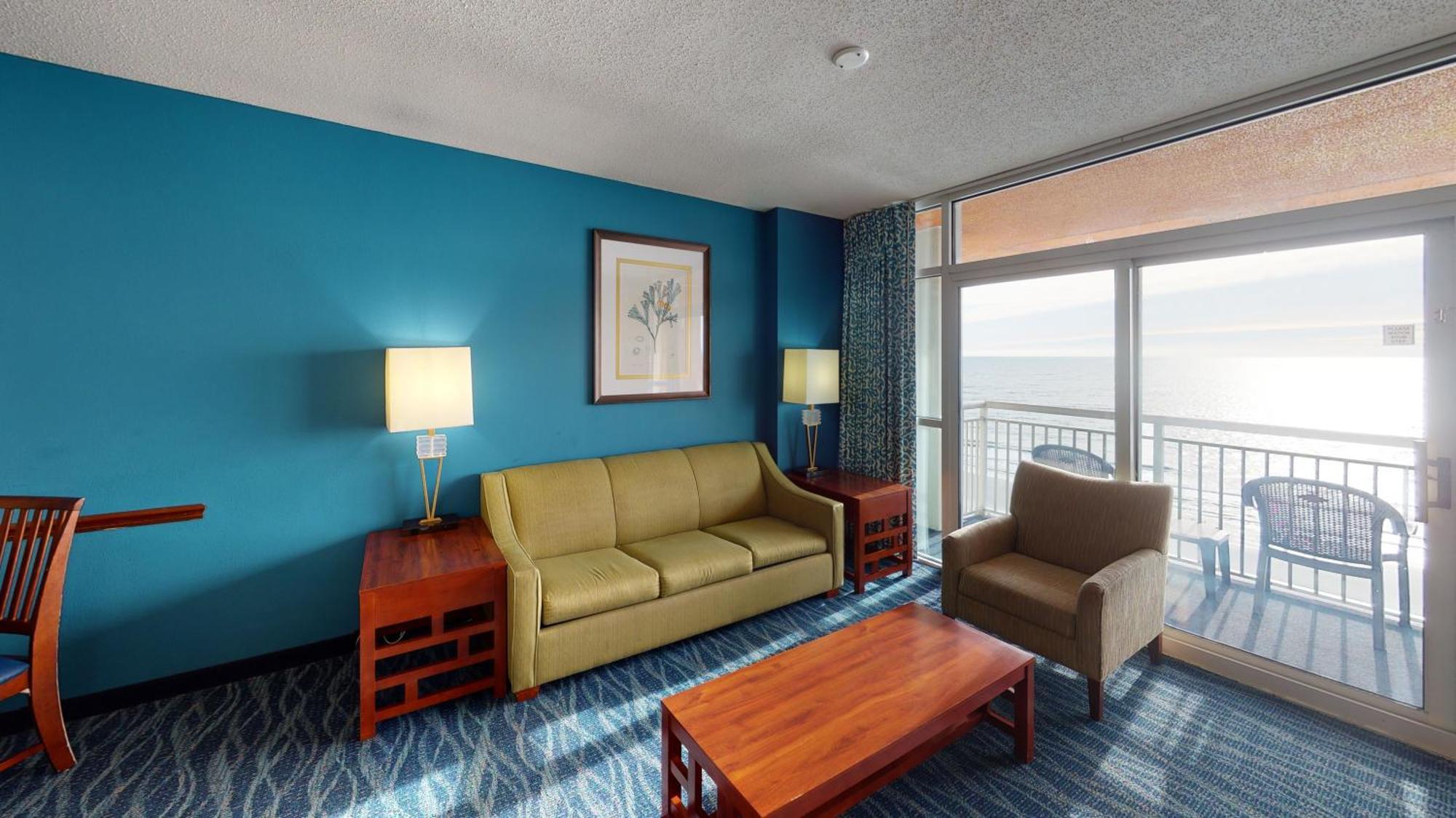 Oceanfront Queen Suite