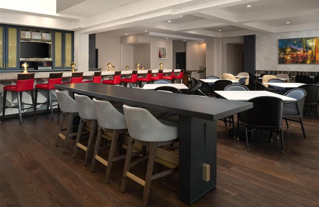 Hilton Garden Inn Charleston Waterfront/Downtown-1