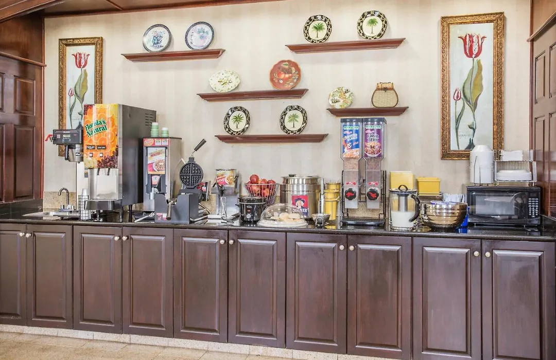 Days Inn & Suites By Wyndham Columbia Airport-1