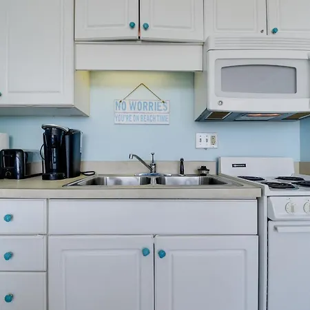 Oceanfront Gem With Deck In North Myrtle Beach-2